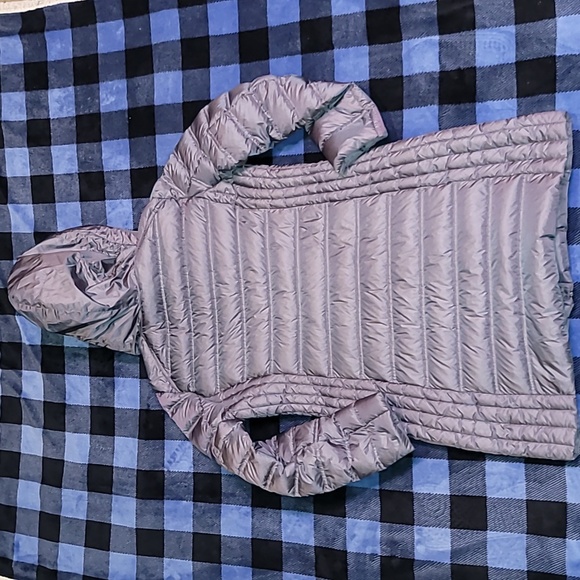 COPY - Michael Kors. Packable Down fill Parka. Like-new/ never worn. Women's s… - Picture 12 of 16